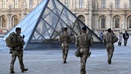 El Gobierno reconoce un "déficit" de personal en los museos diez días después del robo en el Louvre