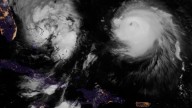 Nada igual en 50 años: dos huracanes gemelos giran muy cerca en el Atlántico