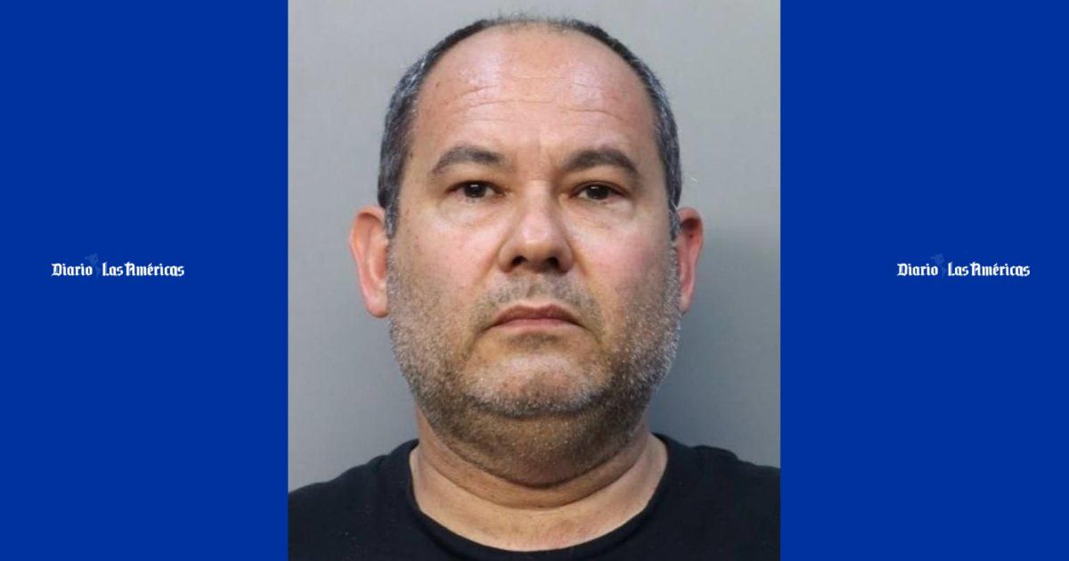 Arrestan a cocinero por presunto robo de recetas de cocina confidenciales