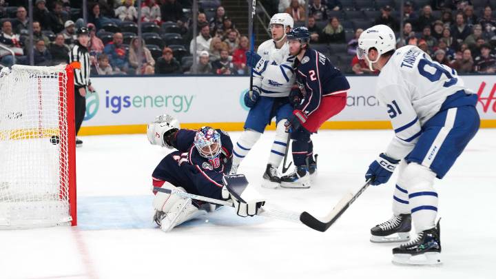 Tavares scores 500th career goal in Maple Leafs loss to Blue Jackets