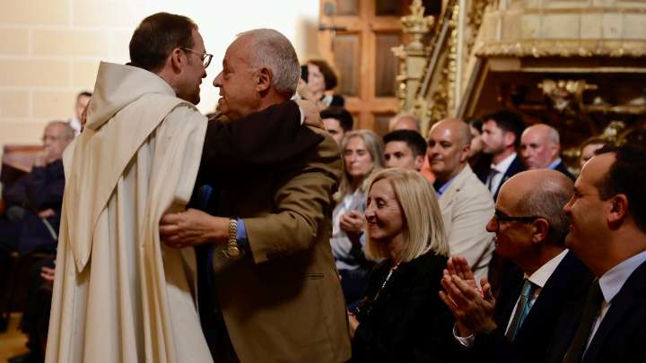Alba de Tormes (Salamanca) distingue como Hijo Adoptivo de la villa al prior de los Carmelitas