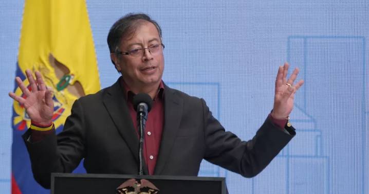 Petro anunció que pidió reemplazar al director de la Policía Nacional, Carlos Fernando Triana