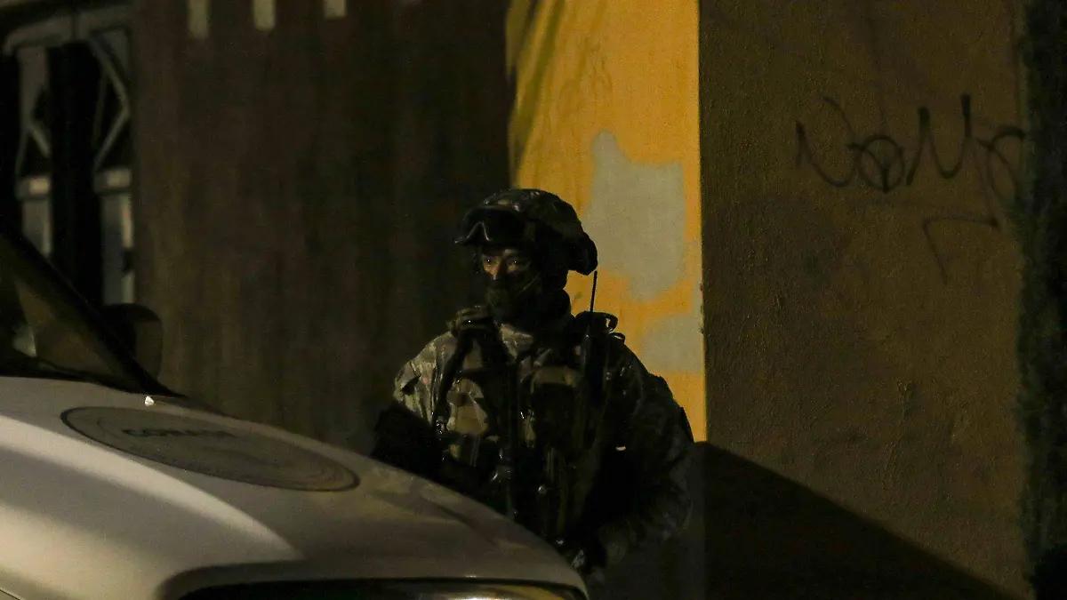 Detienen en operativo a 6 presuntos narcomenudistas en el Infonavit San Román