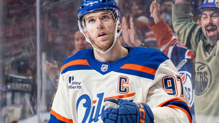 Connor McDavid scores two goals as Oilers cool off Mammoth