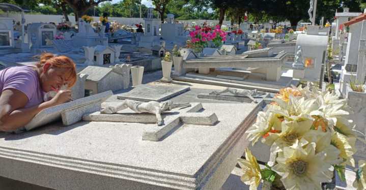¿Cuánto cuestan los servicios funerarios? Prevalecen las velaciones en casa