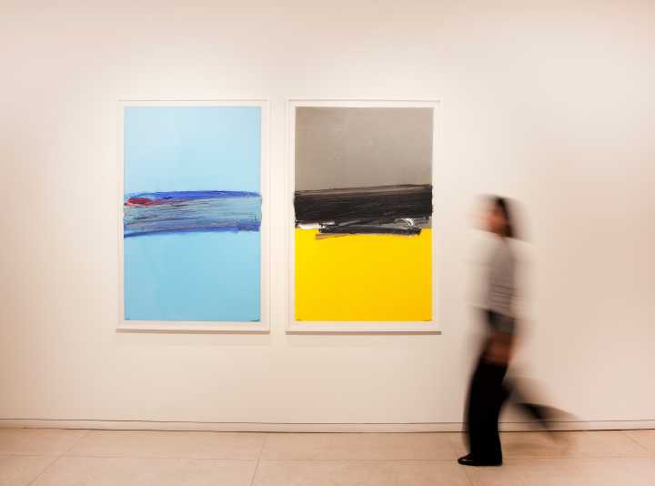 'Light', la nueva exposición de Madrid donde la luz modela la obra de artistas como Canogar o Genovés