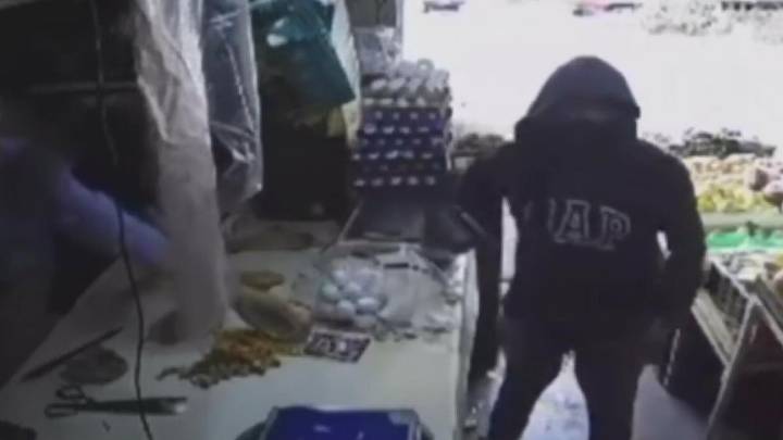 ¡Le quitaron hasta sus medicinas! Asaltantes roban bolsa a mujer que vendía cadenitas en Xochimilco