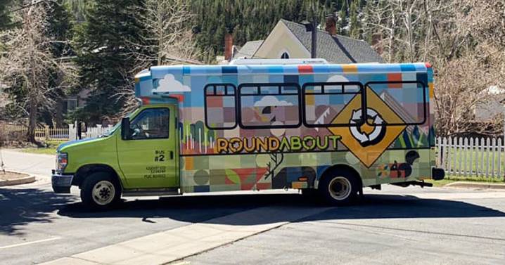 Deputes on the hunt for suspect who struck Idaho Springs police vehicle with stolen shuttle bus on I