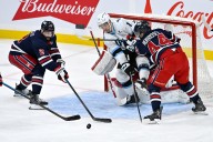 Mammoth beat Jets 3-2 for seven straight victories