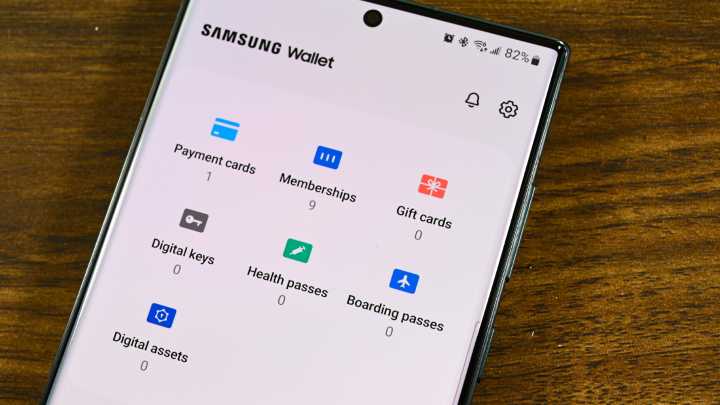 Leaked Samsung Pass build adds passport, ID storage, and more