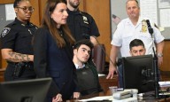 Defensa de Mangione solicita desestimación de cargos federales por asesinato de ejecutivo