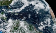 La tormenta tropical Lorenzo avanza hacia el norte y se espera que se disipe el jueves