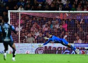 Querétaro frena racha de las Chivas