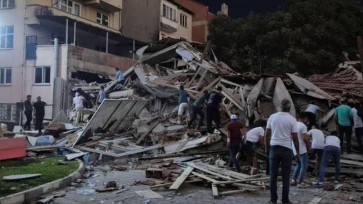 Sismo en Turquía: Edificios colapsaron y 26 personas resultaron heridas