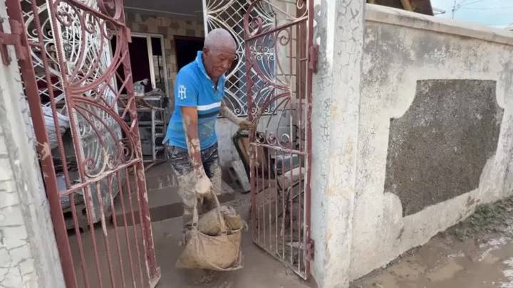 Jamaicans recount battle to survive Hurricane Melissa