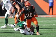 Deadspin | Jets get first win in wild fashion, shock Bengals