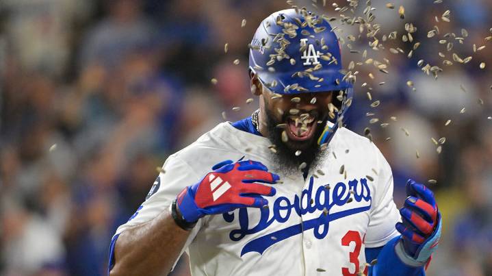 Dodgers tie franchise record amid Game 1 pummeling of Reds