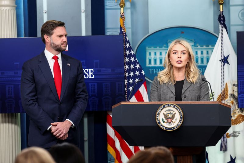 White House warns layoffs are imminent if shutdown drags on