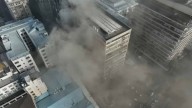 "Quedamos con lo puesto": Residentes de histórico edificio acceden a sus pertenencias tras casi 3 meses de devastador incendio