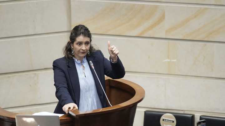 ‘La línea roja de los aburridos con Petro debe usarse para unir’: Paloma Valencia