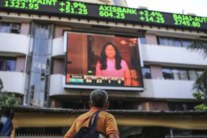 Closing Bell: RHI Magnesita, Vodafone Idea among top gainers as Nifty closes at 25,112; Sensex gains 161 points
