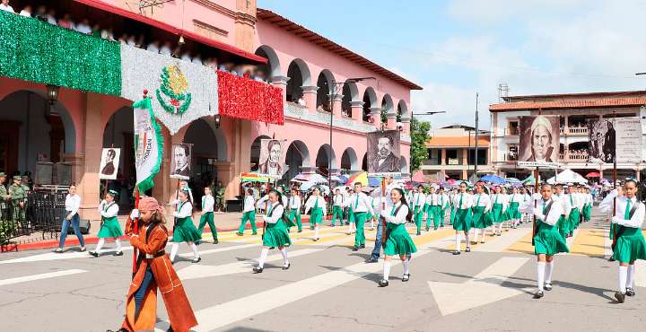 Al menos cuatro escuelas de Apatzingán no participarán en desfile del 22 de octubre