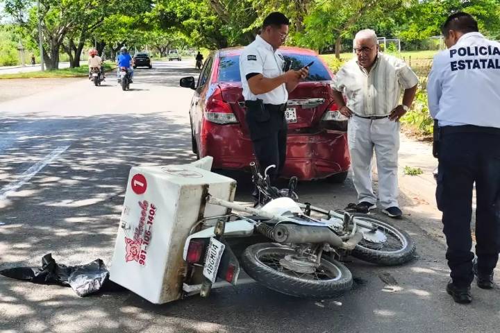 Motociclista resulta herido tras chocar contra un auto en la Avenida Concordia de Campeche