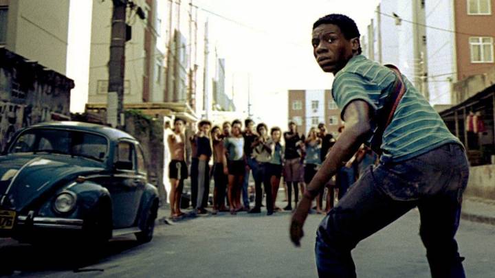 Cinco películas y series para entender cómo opera el narcotráfico en Río de Janeiro y dónde verlas