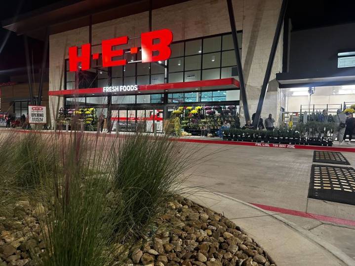 HEB announces $5M donation to Feeding Texas, $1M to Meals on Wheels