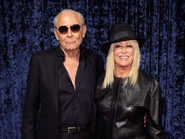 Suzanne Somers' widower recreates star with AI clone