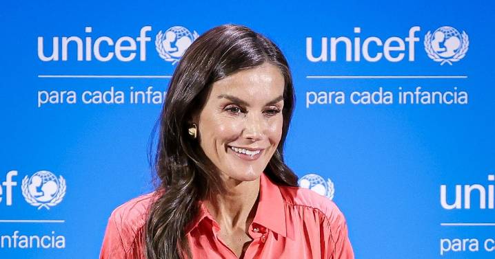 Queen Letizia Rewears a Colorful Spring Outfit for Fall