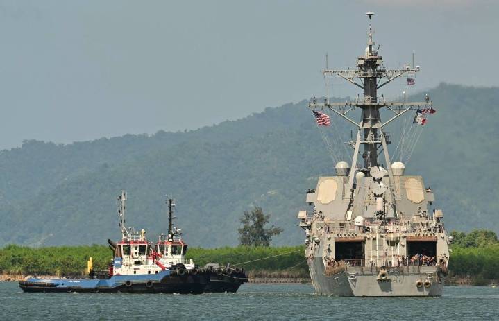 Destructor estadounidense se retira de Trinidad y Tobago