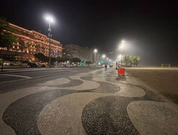 Tensión y temor. Los bares y las calles de Río están vacíos después de un día de operaciones policiales masivas