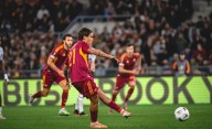 Paulo Dybala hizo un golazo de penal y descontó para Roma en Europa League