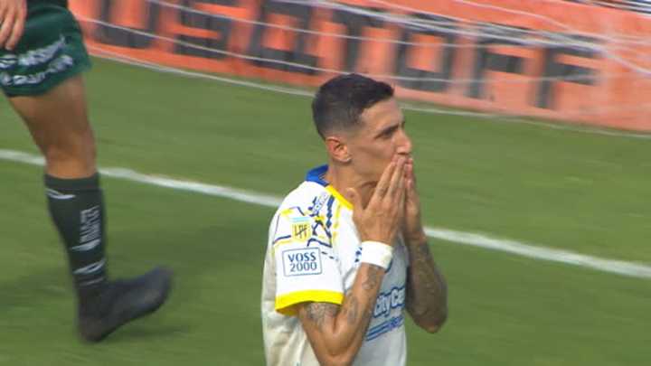 Con gol de Di María de penal, Rosario Central venció a Sarmiento y se metió en la Copa Libertadores
