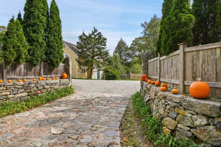 333 Hook Road, Katonah, NY 10536, Katonah, NY 10536