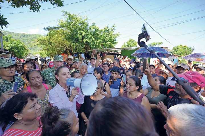 ¿Qué dijo Sheinbaum en la mañanera tras reclamos de damnificados  durante su visita a Poza Rica, Veracruz?
