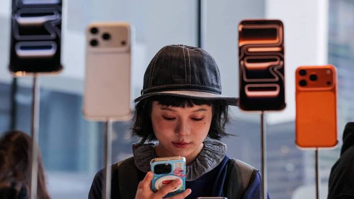 Apple tops $4 trillion market cap for first time as latest models revitalise iPhone sales