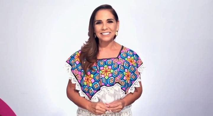 Mara Lezama conmemora el Día de la Nación Pluricultural