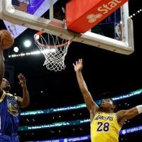 Warriors thump Lakers in NBA season opener