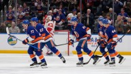 NHL Roundup: Islanders demolish Red Wings