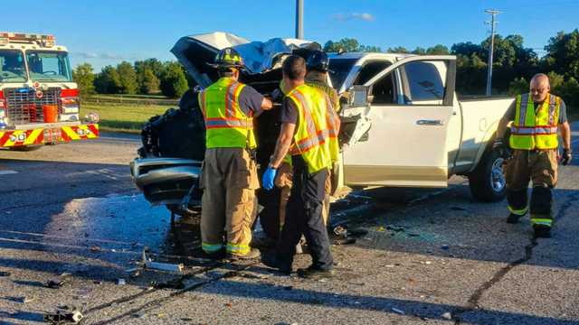 1 hospitalized after serious injury accident in Floyd County, fire officials say