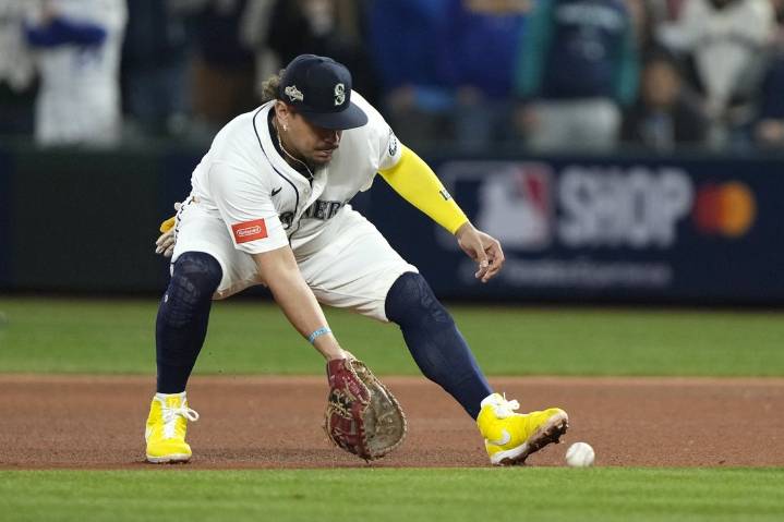 Deadspin | Josh Naylor not with Mariners as wife prepares to give birth