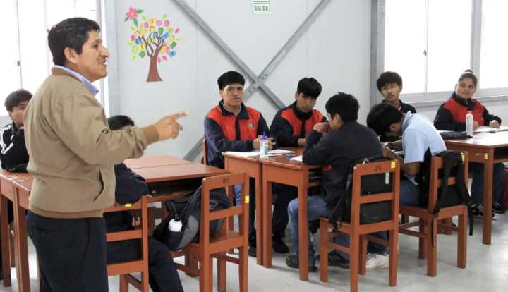 Comisión de Educación aprueba incremento salarial a docentes