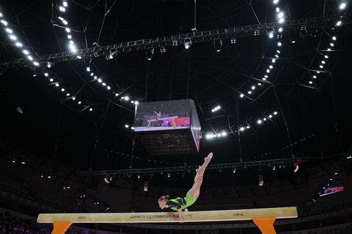 Angelina Melnikova conquista el oro al superar a Leanne Wong en el mundial de gimnasia