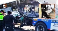 ¡Tragedia en SJL! Bus de ‘La Roma’ choca contra estructura del Metro de Lima y deja 13 pasajeros heridos, al chofer y cobrador El bus impactó contra la columna en la avenida Wiesse, dejando 15 heridos