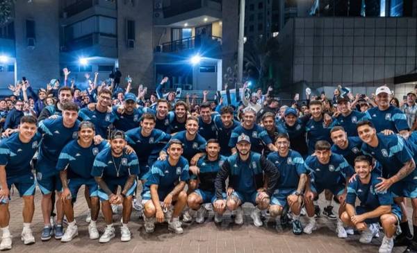 Locura por Racing en Río: una multitud recibió al plantel con la ilusión de la Copa Libertadores