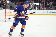 Bo Horvat’s hat trick delivers Islanders’ 1st win of season, Darche era