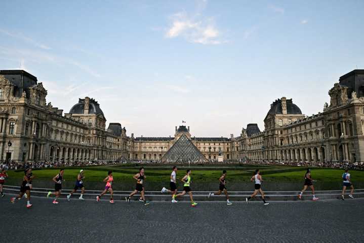 Louvre Museum in Paris temporarily closed after robbery, no injuries reported