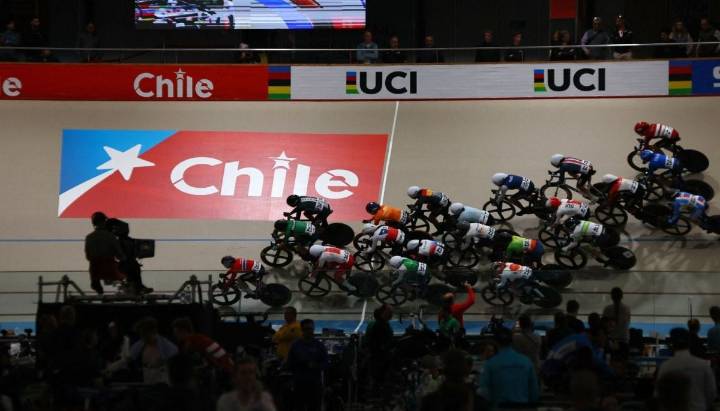 Momentos de tensión: La dura caída de Scarlet Cortés en la Eliminación del Mundial de Ciclismo Pista